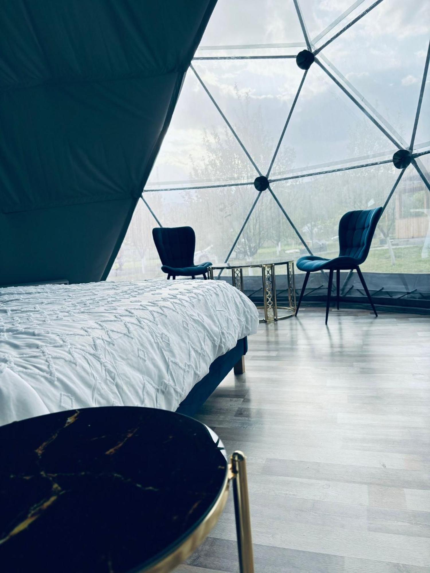 Sun Garden Glamping Domes Hotel Călimăneşti Kültér fotó